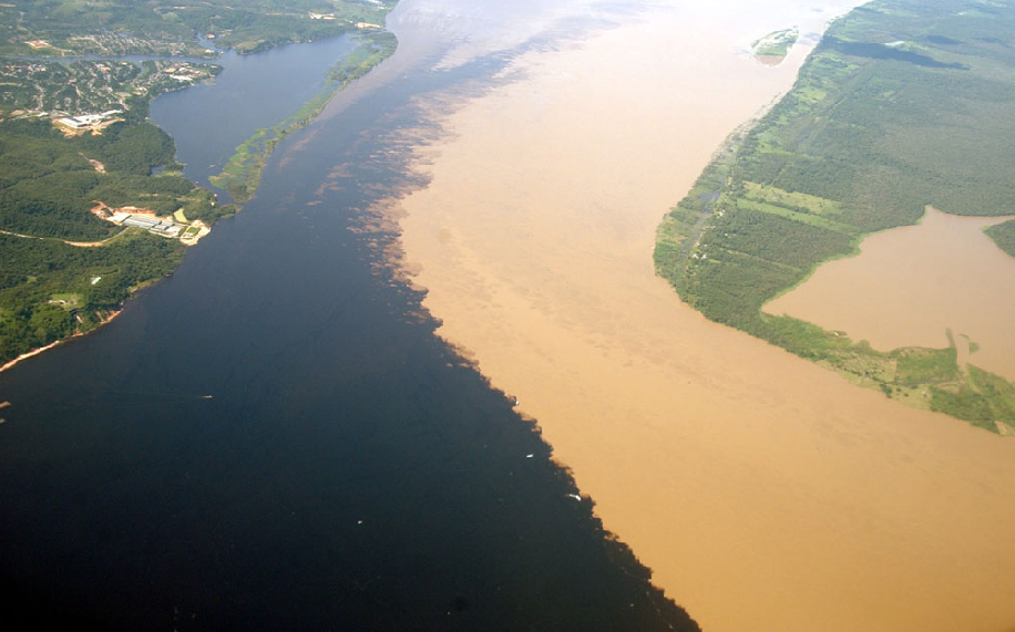 Dòng sông hai màu độc đáo tại Brazil Meeting-of-the-waters